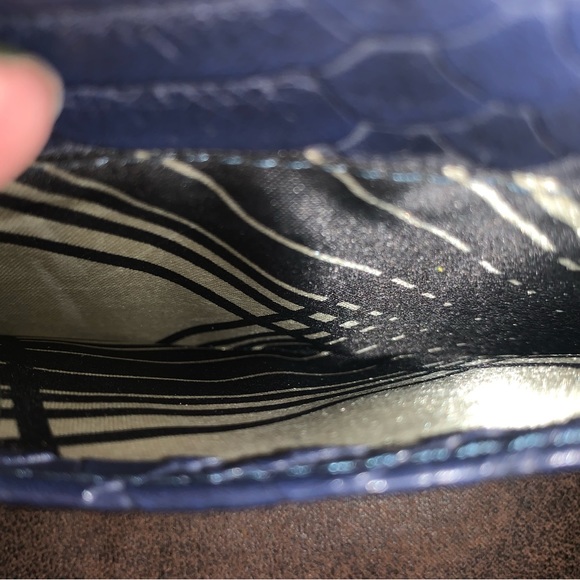 London Fog Wallet - Picture 13 of 13